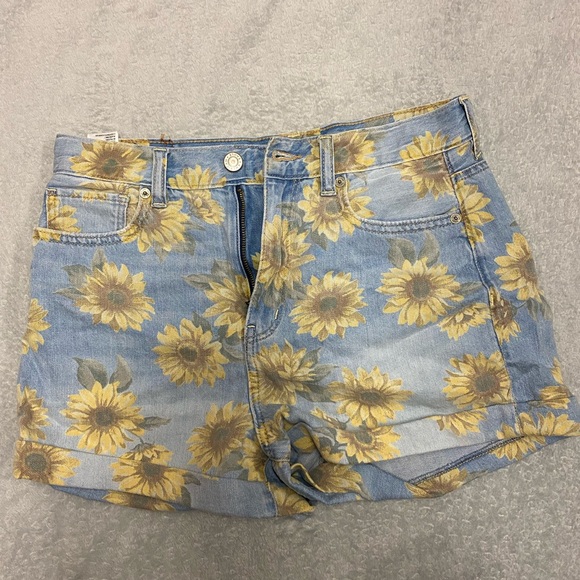 American Eagle Outfitters Pants - AE sunflower shorts
